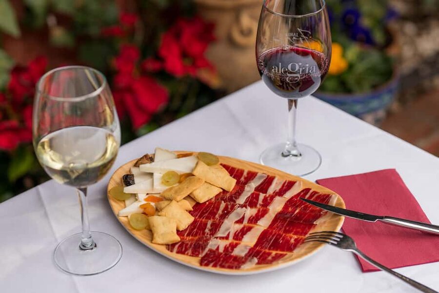 Granada: Flamenco Show with Dinner at Jardines de Zoraya - Should You Book Jardines de Zoraya Flamenco with Dinner?