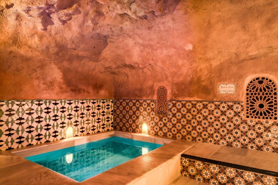 Granada: Hammam Al Ándalus with Massage - Facilities that feel cared for: clean, practical, and well stocked