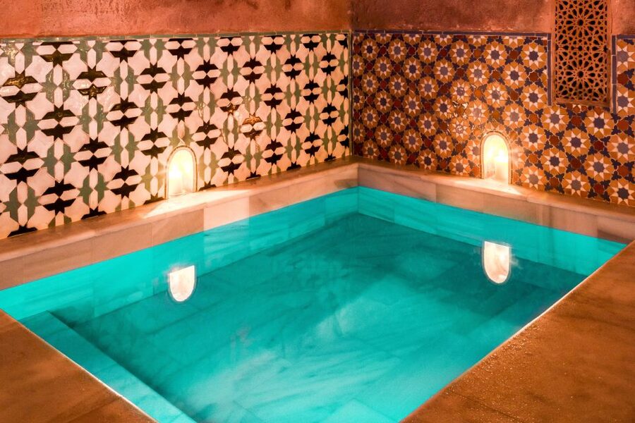 Granada: Hammam Al Ándalus with Massage - Getting in, getting out: what to bring and how to avoid awkward timing