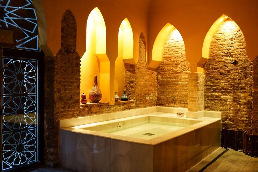 Granada: Hammam Experience with Massage at Baños de Elvira - Should You Book Baños de Elvira Hammam Experience in Granada?