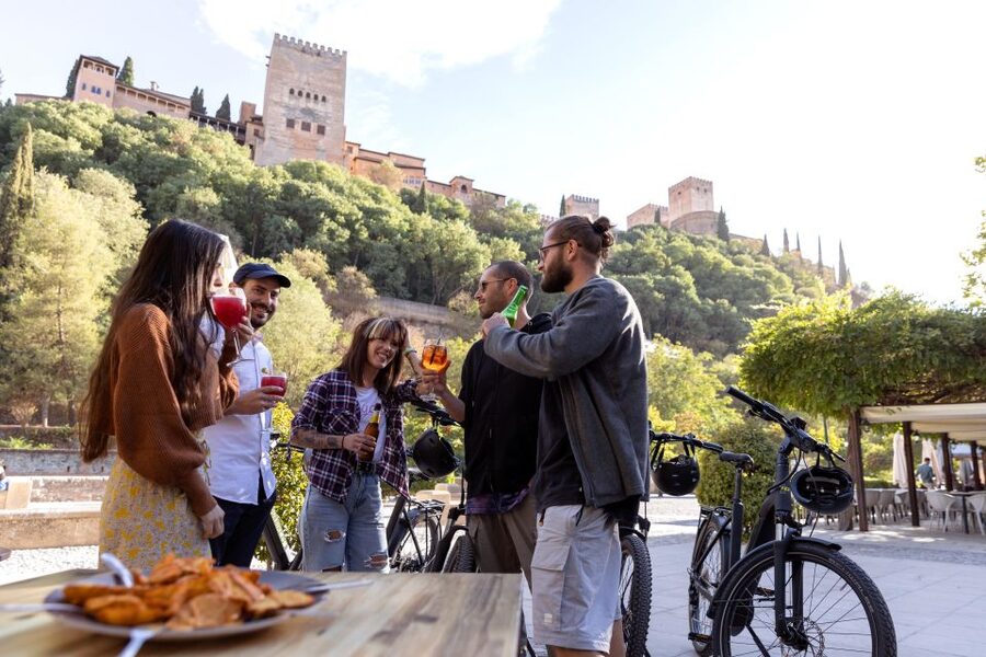 Granada: Highlights & Viewpoints eBike Tour with Tapas Break - What to wear and bring so the ride stays fun