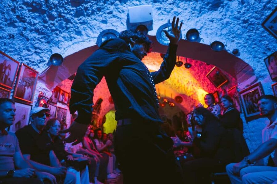 Granada: Los Amayas Cave Flamenco Show in Sacromonte - What the 1-hour show feels like, moment to moment