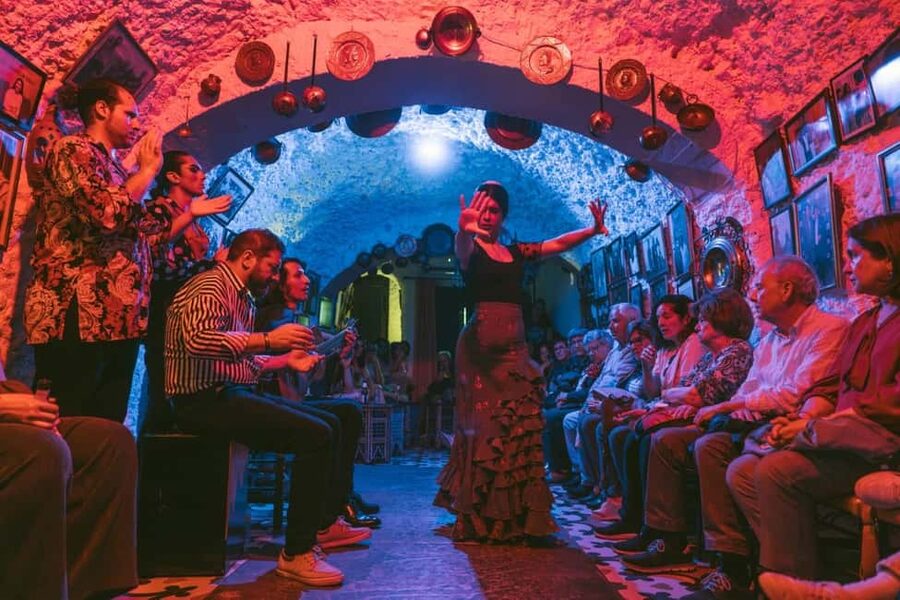 Granada: Los Amayas Cave Flamenco Show in Sacromonte - Picking your seat: left side, opposite singers, and toe safety
