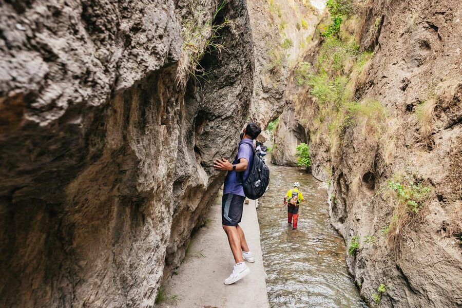 Granada: Los Cahorros de Monachil Canyon Hiking Tour - Getting to Los Cahorros: Plaza del Profesor Fontbote to Monachil