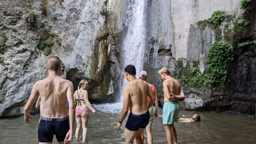 Granada: Los Cahorros Guided Afternoon Hiking Tour - Snacks, viewpoints, and the reason you hike uphill