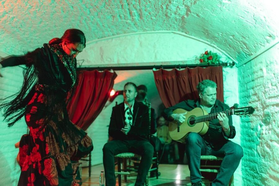 Granada: Traditional Flamenco Show in a Cave Entry Ticket - Seating and the small-room feel: what you’ll notice once you sit down