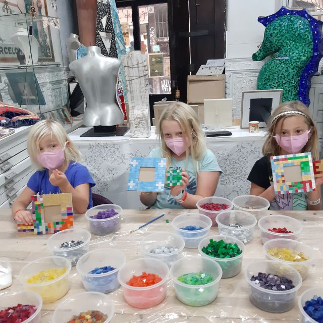 Guided Gaudí’s Trencadís Mosaic Workshop in Barcelona - What you’ll make, tile choices, and the tools that drive the process