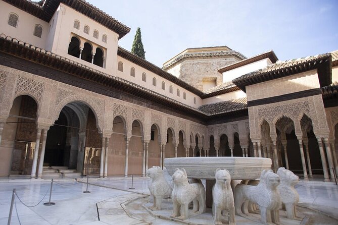 Guided Walking Tour of the Alhambra in Granada - Stop 3 at Generalife: summer palace gardens with water features