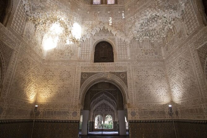 Guided Walking Tour of the Alhambra in Granada - Timing and logistics: the entry slot you must plan for