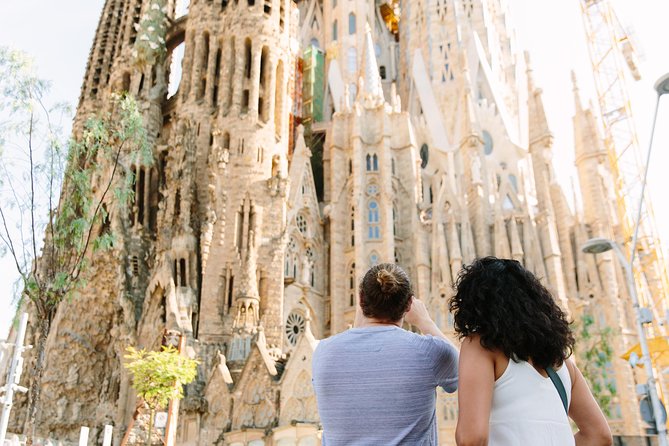 Highlights & Hidden Spots of Barcelona Bike Tour w/ Local Guide - Barcelona Cathedral: Gothic structure and stained glass viewing