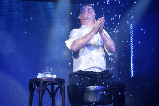 House of Illusion Magic Show with Drinks - Stop 1: House of Illusion, from table magic to grand illusions