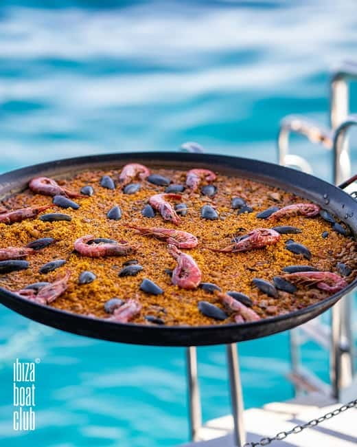 Ibiza: Formentera Sunset Boat Part with Drinks and Food - The Playa de Ses Illetes Stop: Where Clear Water Helps Your Photos