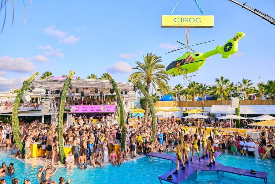 Ibiza Pool Party & Club Tour - O Beach & Eden Club - Key moments that make this tour work