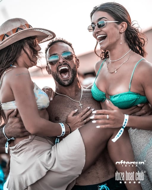 Ibiza: Sunset Boat Party at Ibiza Boat Club with Open Bar - Getting on board at Playa d’en Bossa, and why timing matters