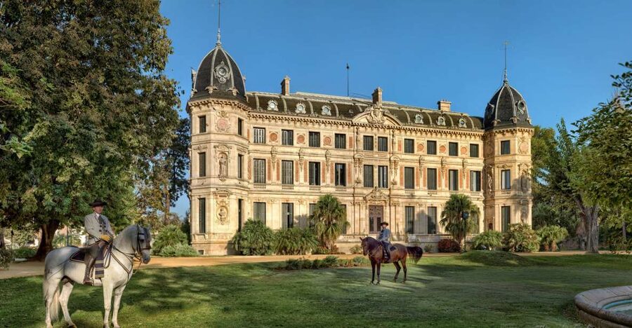 Jerez: Royal Andalusian School of Equestrian Art Admission - Entering the Royal School: Reception, Audio-Visual Intro, and a Garden Walk