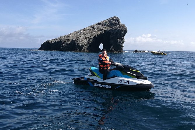 Jet Ski Rental In Torrevieja - Safety and Setup: Lifejacket, Insurance, and the Instructor at Your Side