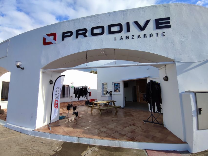 Lanzarote: Intro to Diving Experience for Beginners - Your first underwater skills: breathing, control, and staying calm