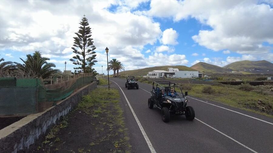 Lanzarote: Mix tour Guided Buggy Volcano Tour 4 or 6 seater - What’s included, what’s not, and how the price adds up
