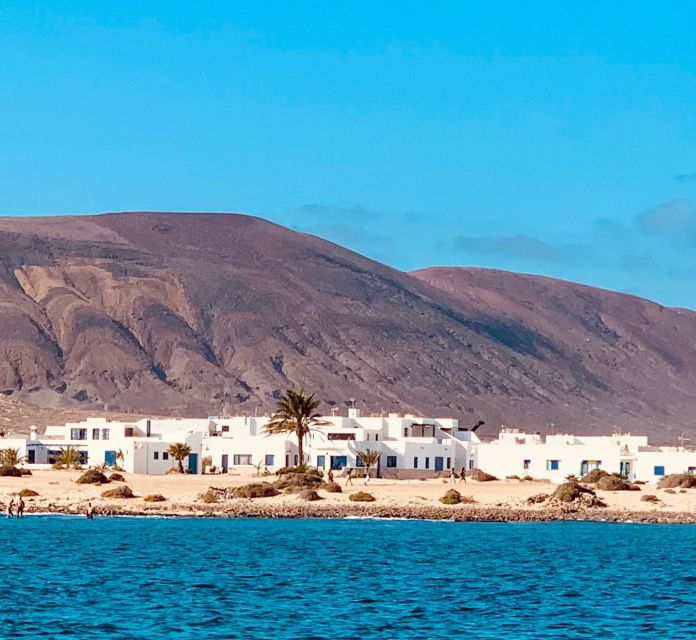 Lanzarote: Northern Delights Tour - The express ferry to La Graciosa, plus lunch on board