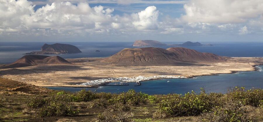 Lanzarote: Northern Delights Tour - La Graciosa: 2 hours of freedom on an island that feels different