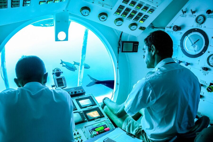 Lanzarote: Real Submarine Dive - Shipwrecks on the seafloor: how to spot them during the route