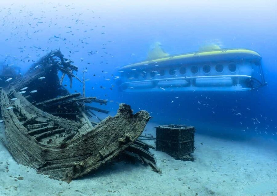 Lanzarote: Real Submarine Dive - The 1-hour underwater program, step by step