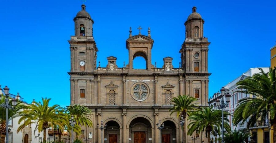 Las Palmas, Botanical Gardens and Bandama Volcano Tour - Vegueta first: old-town lanes, guided context, then your own wandering