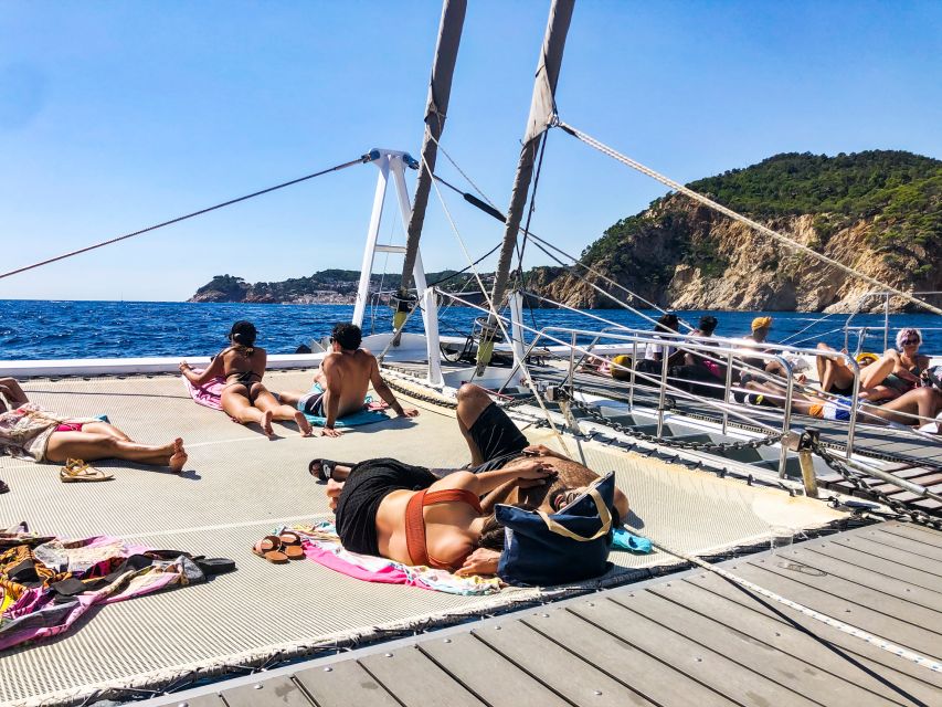 Lloret de Mar: Catamaran Sailing Cruise with BBQ and Drinks - Getting There, Boarding, and Finding the Right Spot on Passeig d’Agustí Font