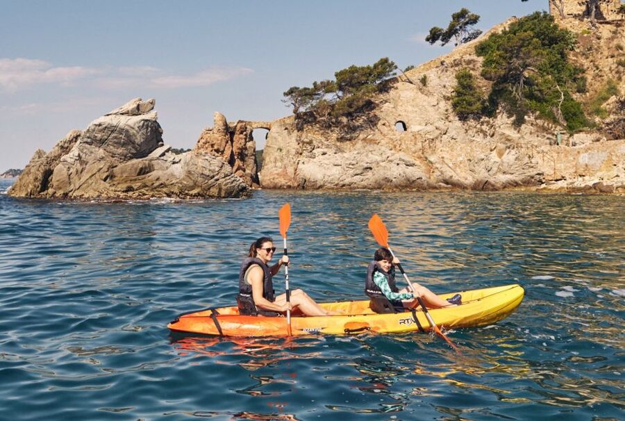 Lloret de Mar: Costa Brava Kayak Tour and Swimming - What you actually learn and see from sea level