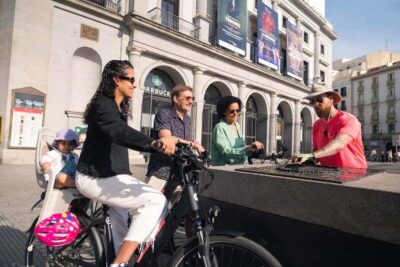 3 h. Guided Highlights Bike Tour with Optional Tapas