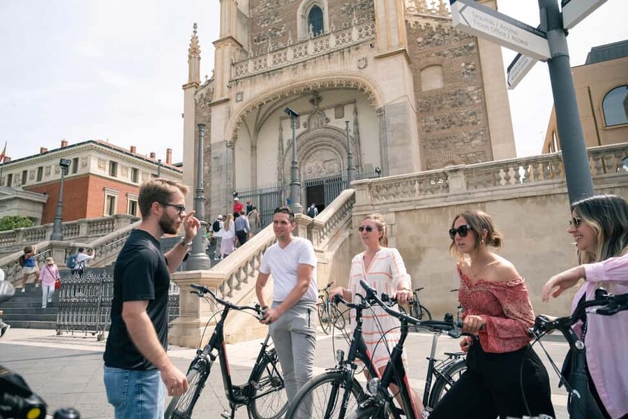 Madrid: 3 h. Guided Highlights Bike Tour with Optional Tapas - Plaza Mayor and Plaza de Santa Ana: the two-square Madrid feeling