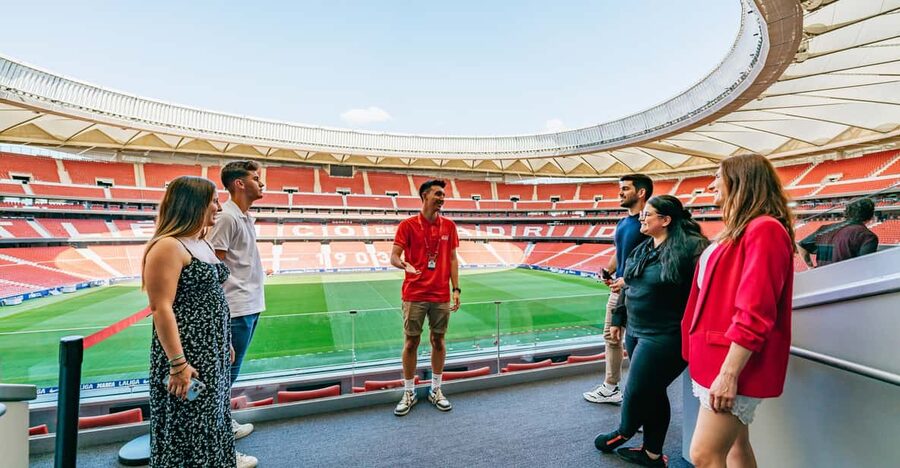 Madrid: Atlético de Madrid Stadium Entry - Best Spots for Photos: Pitch Corner and Stadium Views