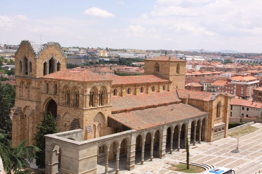 Madrid: Avila and Segovia Day Trip with Tickets to Monuments - What I think works best with this tour format