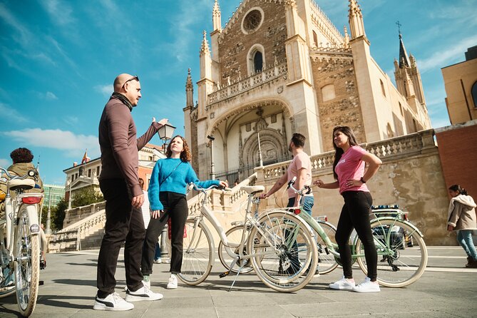 Madrid: City Highlights Guided Vintage Bike Tour - Why This Vintage Bike Tour Works So Well in Central Madrid