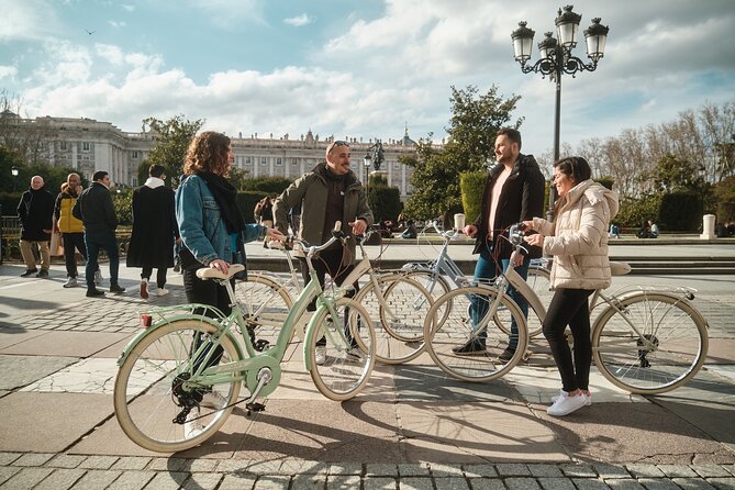 Madrid: City Highlights Guided Vintage Bike Tour - Meeting Point and What You Bring (And What They Already Provide)