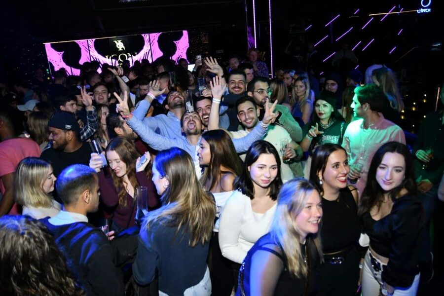 Madrid: Guided Pub Crawl Madrid Experience and Club Entry - Skip-the-Line Security and VIP Club Entry, What That Means in Real Life