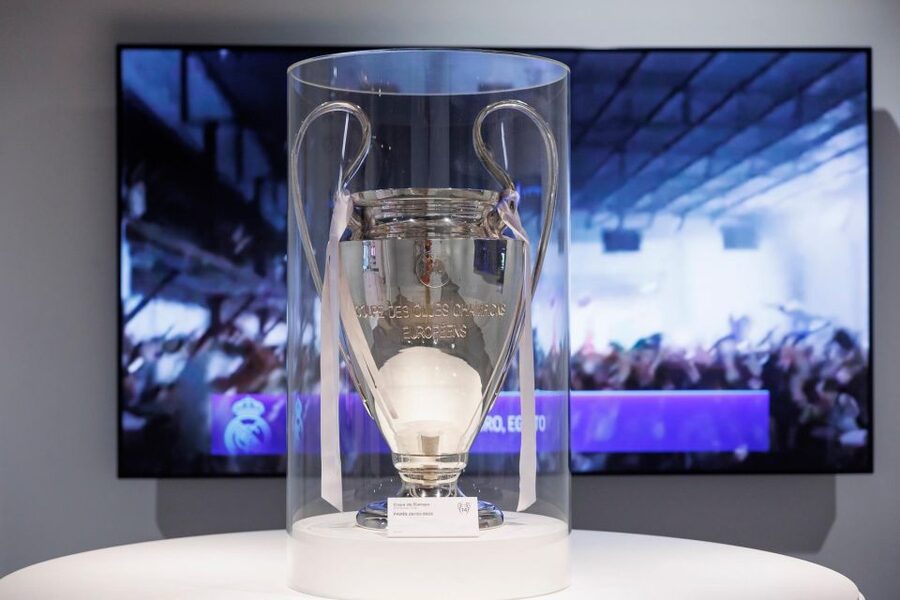 Madrid: Guided Tour of Bernabéu Stadium - Benches and dressing rooms: exciting when open, frustrating when not