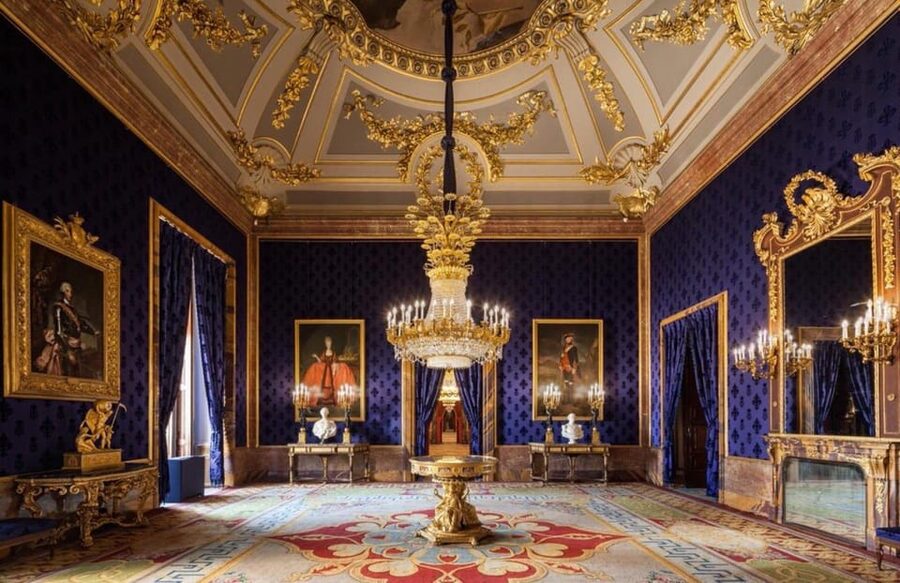 Madrid: Guided Tour of the Royal Palace with Fast Access - Inside the Royal Palace: more than 3,000 rooms, but a route you can follow