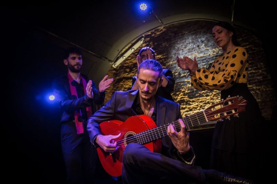 Madrid: La Cueva de Lola Flamenco Show Tickets with Drink - Drinks included: how the beer, wine, and sangria fit the evening