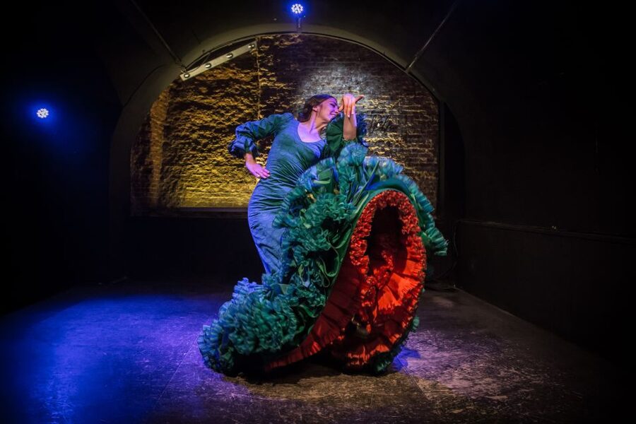 Madrid: La Cueva de Lola Flamenco Show Tickets with Drink - Food and tapas: where it makes sense to add a snack