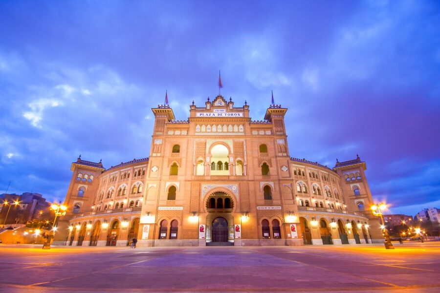 Madrid: Las Ventas Bullring Tour with Audio Guide - Meeting at the box office, then stepping into the arena