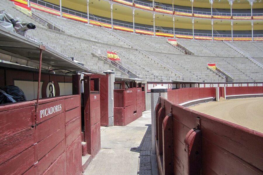 Madrid: Las Ventas Bullring Tour with Audio Guide - Architecture and scale, the real reason Las Ventas feels different from other stops