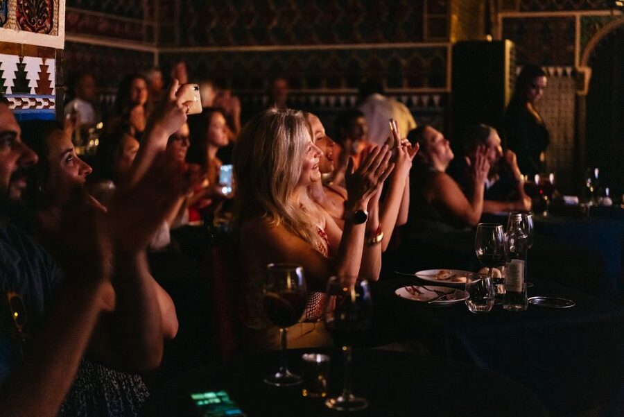 Madrid: Live Flamenco Show with Food and Drinks Options - The one-hour show, what happens on stage
