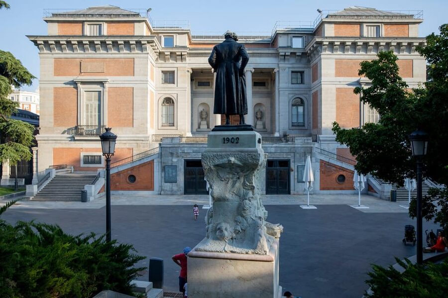 Madrid: Prado Museum Guided Tour With Fast Access - Meeting at Monumento a Goya and getting inside smoothly