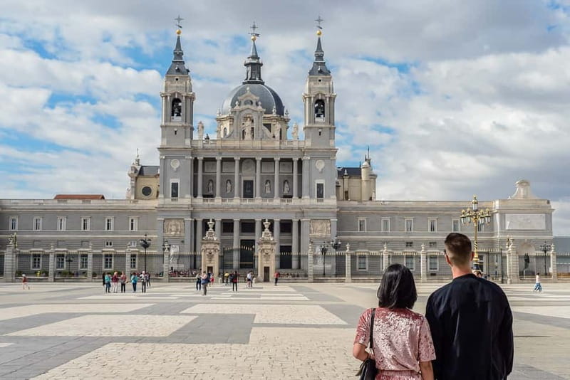 Madrid: Royal Palace Expert Guided Tour with Skip-the-Line - Key things that make this Royal Palace tour worth your time