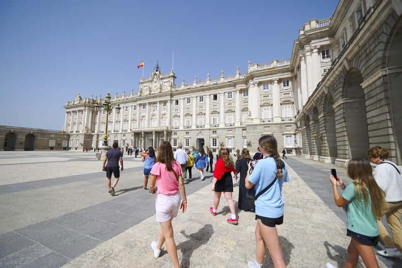 Madrid: Royal Palace Expert Guided Tour with Skip-the-Line - Throne Room and Banquet Hall: Power, Ceremony, and Objects With Stories