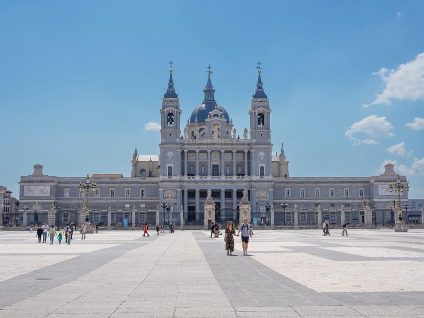 Madrid: Royal Palace Guided Tour with Entry Ticket - Key things I’d pay attention to