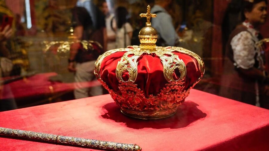 Madrid: Royal Palace Guided Tour with Entry Ticket - Should you book this Madrid Royal Palace guided tour?