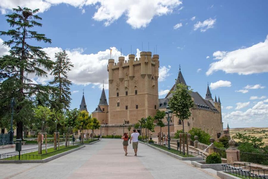 Madrid: Segovia, Ávila & Toledo Day Trip with Optional Lunch - Toledo first: viewpoint photos, Zocodover, bridges, and the cathedral approach
