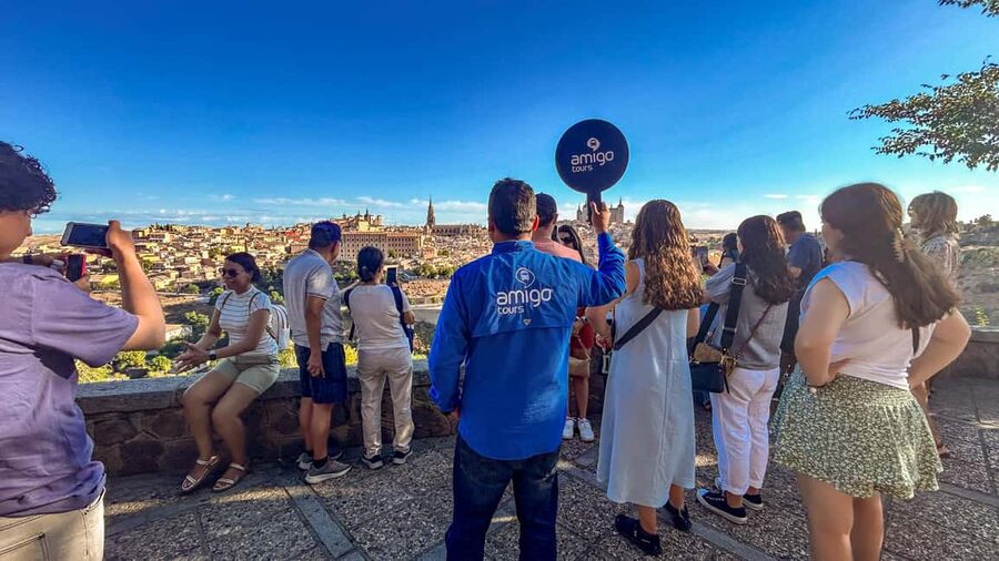 Madrid: Segovia, Ávila & Toledo Day Trip with Optional Lunch - Guides, headsets, and the pacing that makes it work